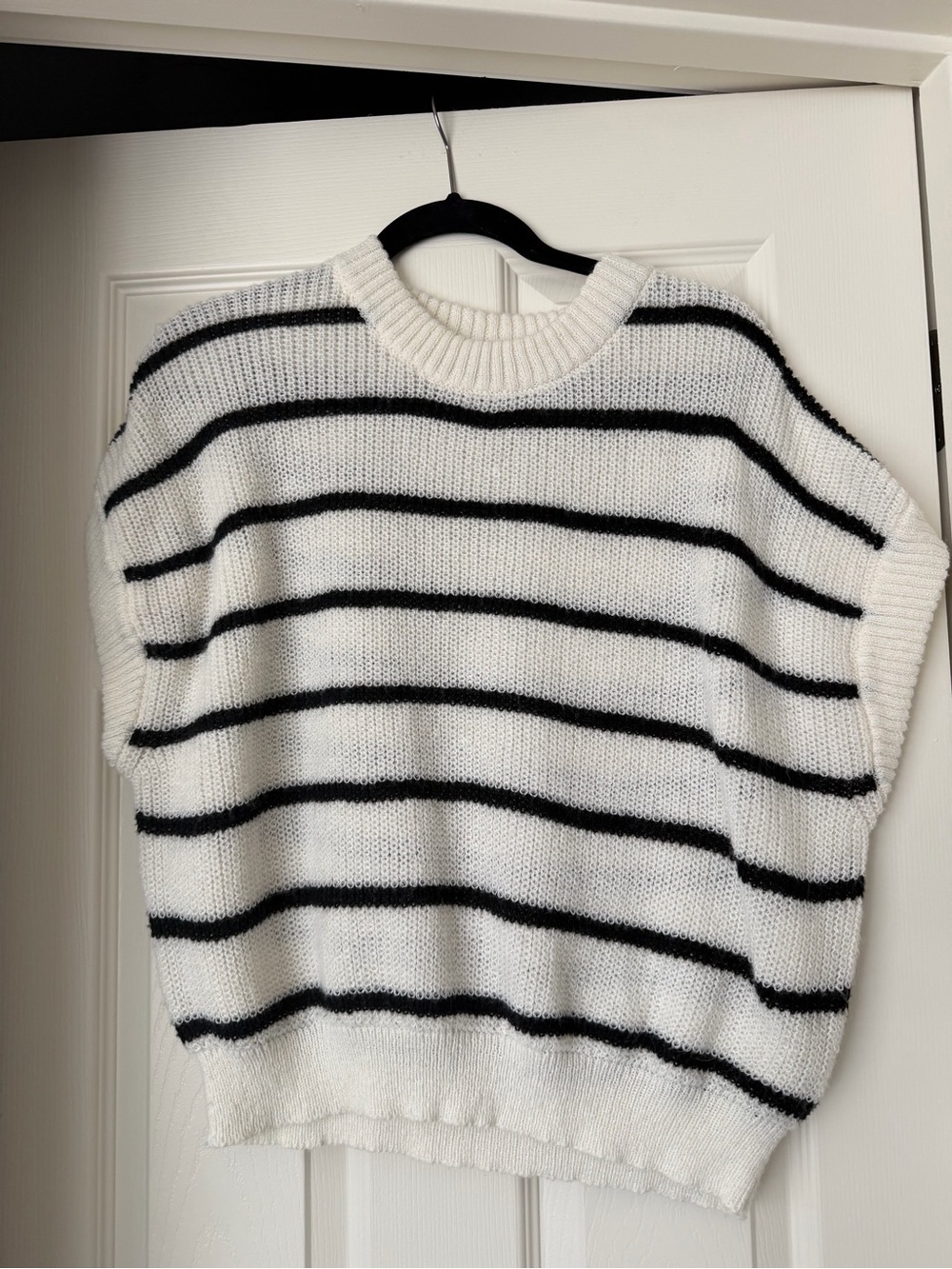 SHEIN White and Black Striped Knit Short-Sleeve Sweater